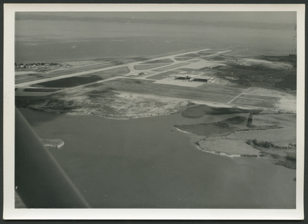 Documenting the new Auckland International Airport - Collections Online ...