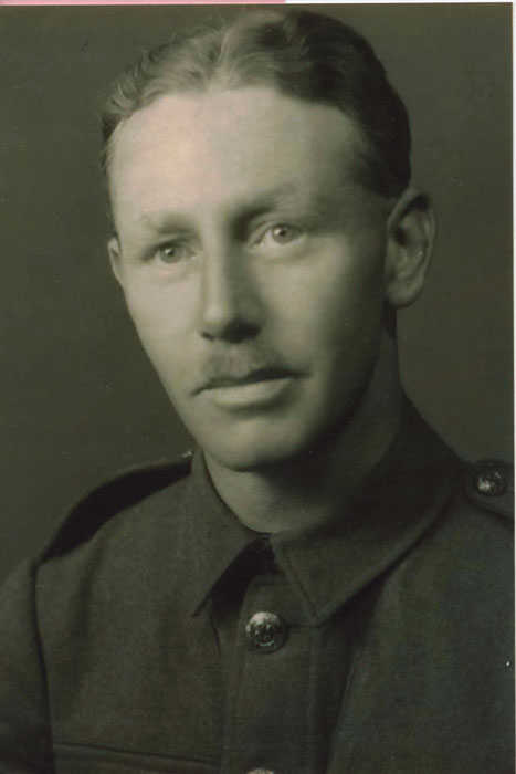 Roland Bruce Robertson - Online Cenotaph - Auckland War Memorial Museum