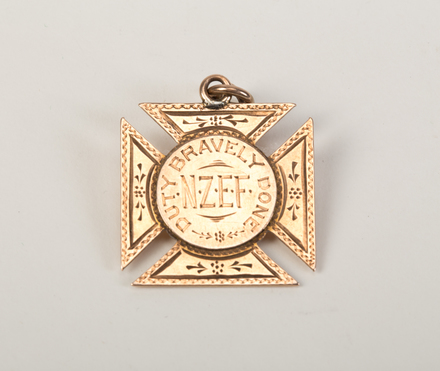 medal, commemorative, 2015.x.109