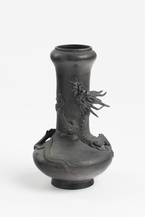 vase, 1934.316, M1438, 20791.12, Photographed by Richard Ng, digital, 30 Jan 2019, © Auckland Museum CC BY