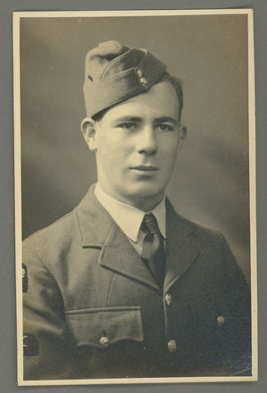 Noel Charles Bicheno - Online Cenotaph - Auckland War Memorial Museum