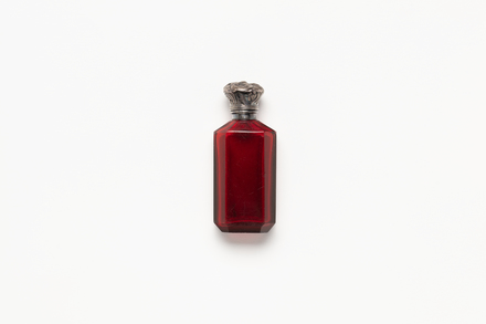 bottle, scent, 1953.62.3, 33551, 7213, M213, © Auckland Museum CC BY